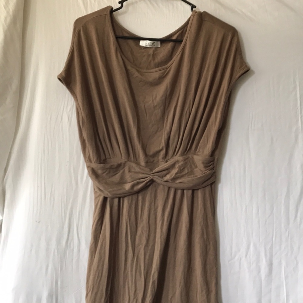 Brown dress